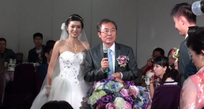 「這是她第三次放開我的手」新娘爸爸把女兒交給女婿 最後一句哽咽「女兒有要回來了嗎?」逼哭眾人