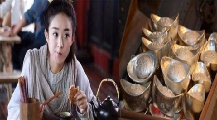 為什麼古人在客棧吃完飯放下銀子就走,從不問多少錢,店小二也從不數銀子的多少呢?