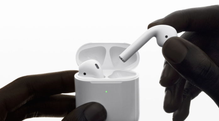 蘋果「AirPods 2」新功能、售價搶先曝光 喊一聲就可以聲控啟動Siri